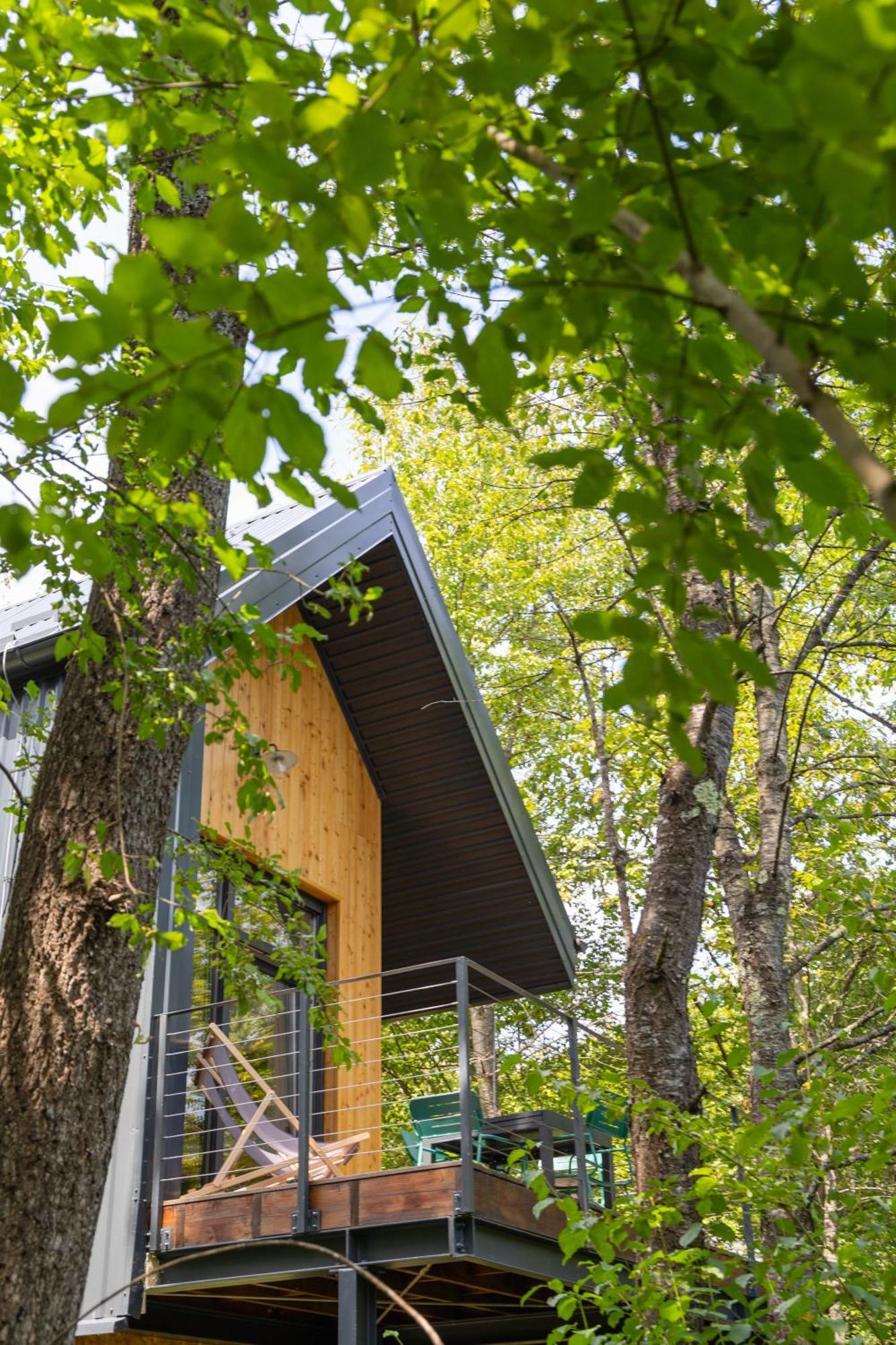 Апартаменты Tree Elements Treehouse Retreat Слуни Номер фото