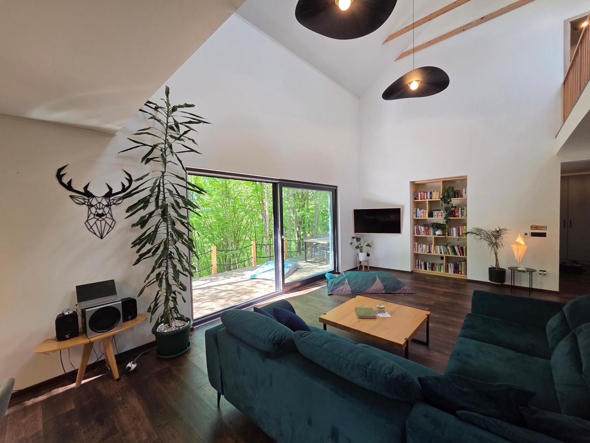 Апартаменты Tree Elements Treehouse Retreat Слуни Экстерьер фото